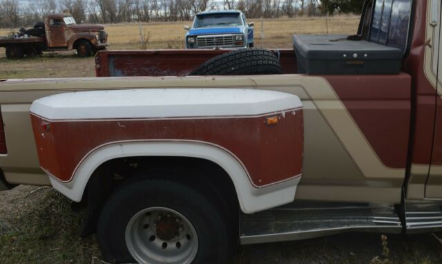 1986 ford f-350 parts truck, good motor -transmission