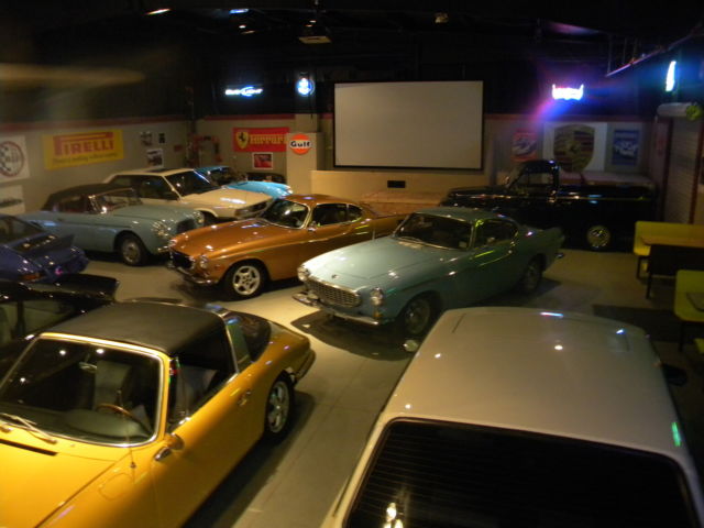 1966 volvo 1800s.blue.116509 miles