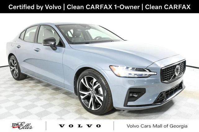 2024 volvo s60 b5 core dark theme