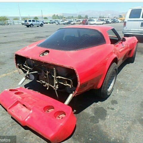 1980 corvette 350 automatic, has minor rear end damage, needs seats recovered