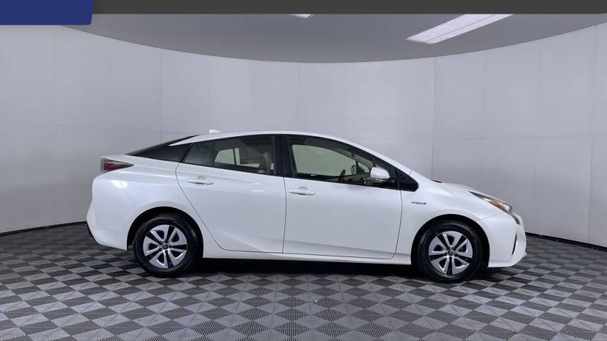 2017 toyota prius three