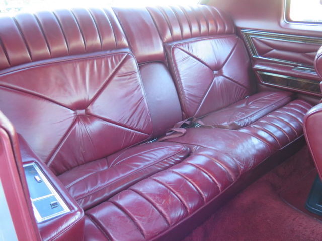 town coupe v8 automatic luxury leather