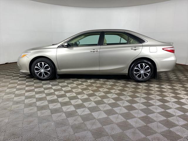 2015 toyota camry le