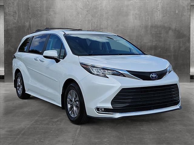 2022 toyota sienna xle 8 passenger