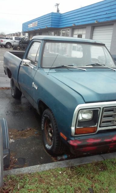 1981 dodge pickup , v6-225 slant 6,not running, good restore, great lt project