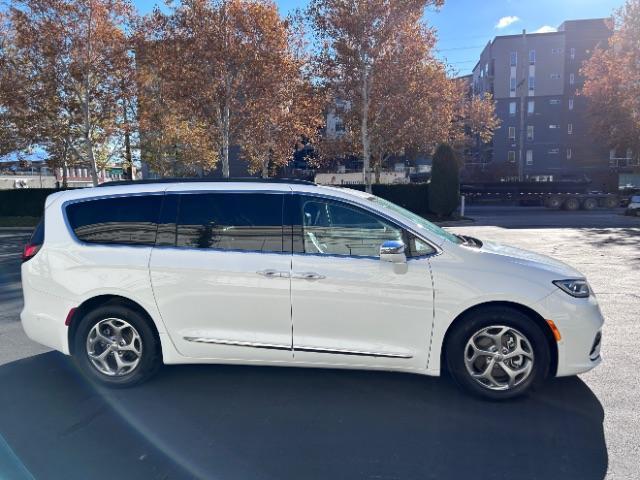 2022 chrysler pacifica limited