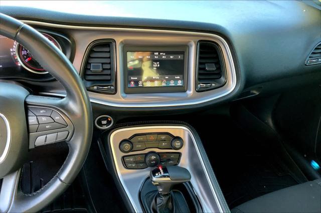 2019 dodge challenger sxt