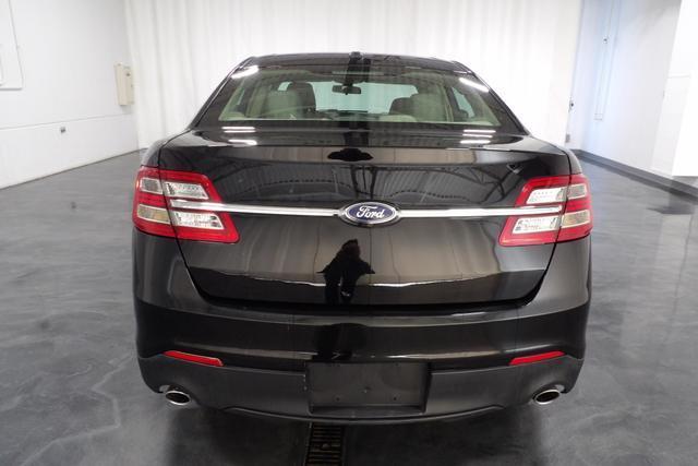 2017 ford taurus se