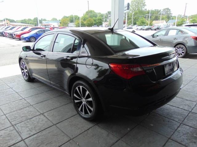 2013 chrysler 200 limited limited 4dr sedan for sale in dover, delaware