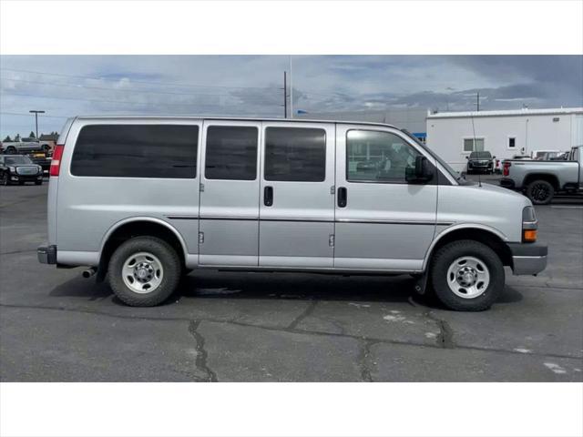 2016 chevrolet express 3500 lt