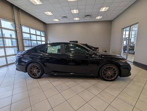 2023 toyota camry hybrid se nightshade in chester, indiana
