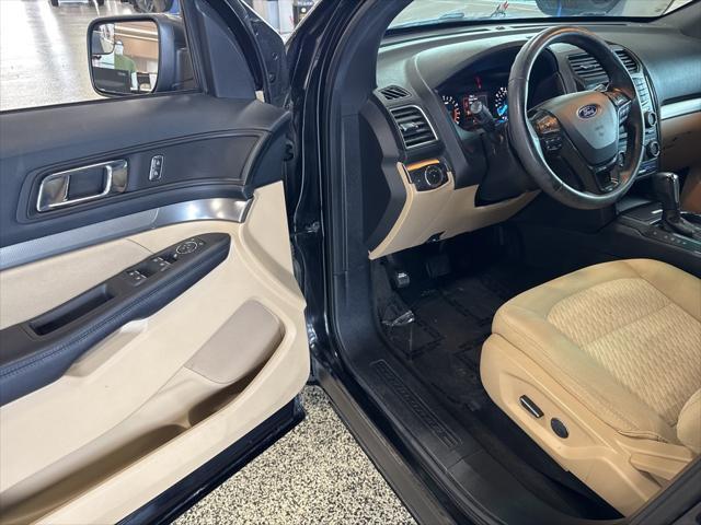 2016 ford explorer base