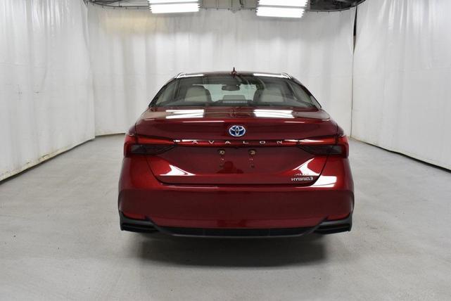 2020 toyota avalon hybrid xle
