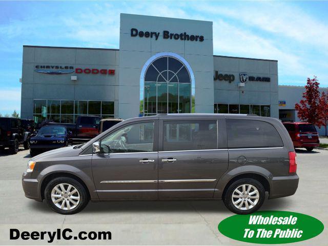 2016 chrysler town & country limited platinum