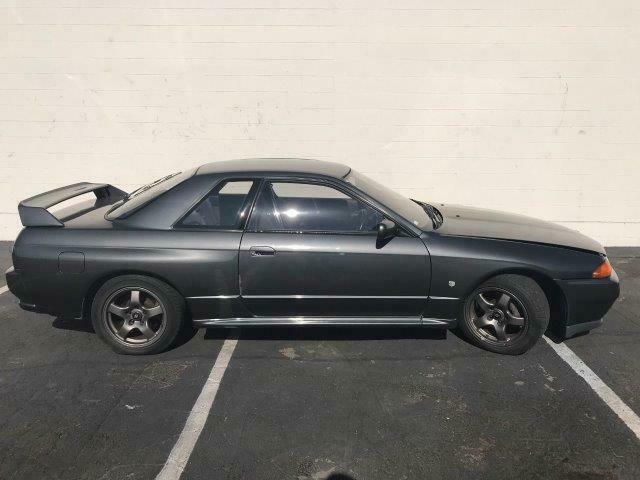 1990 nissan skyline, gun metal with 56,500 miles available now!
