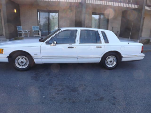 1992 lincoln town car "super clean"