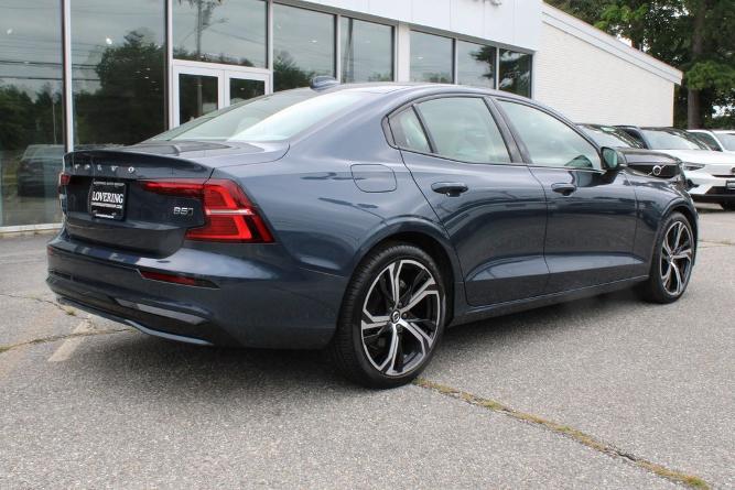 cpo 2024 volvo s60 core dark theme