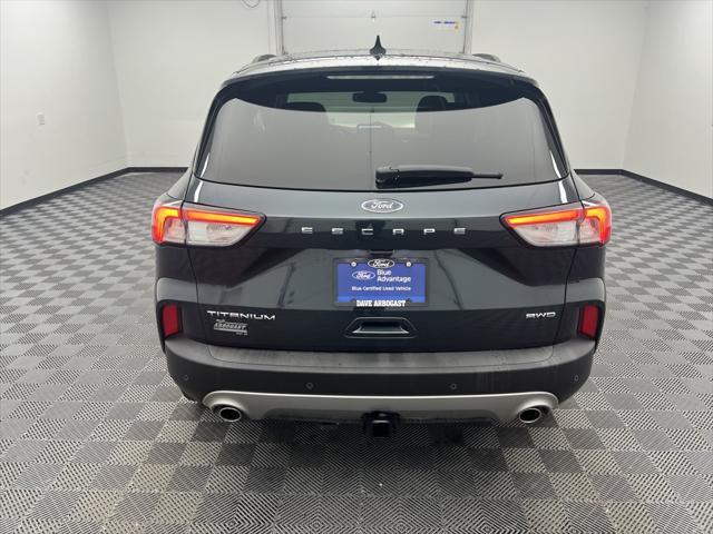 2022 ford escape titanium