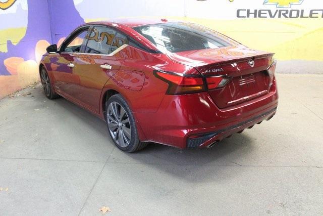 2019 nissan altima 2.5 platinum
