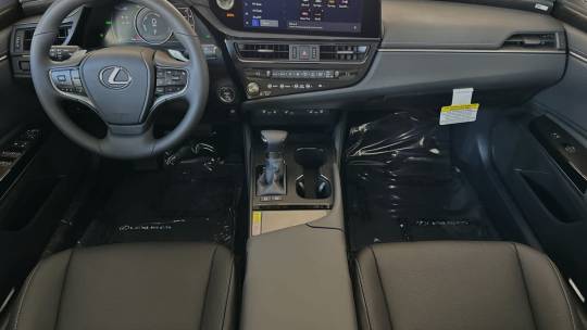 2025 Lexus ES