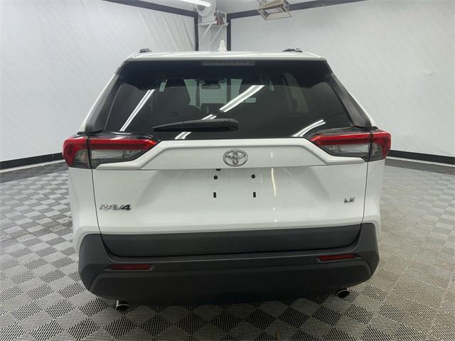 2021 toyota rav4 le