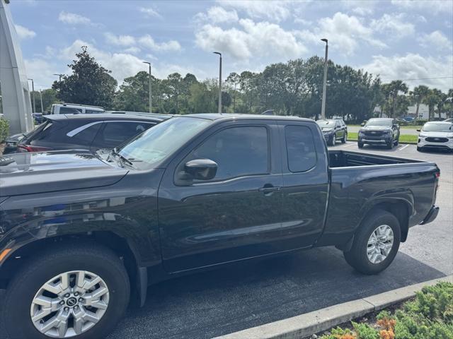 2022 nissan frontier sv