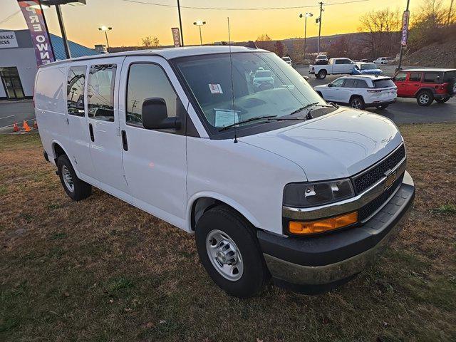 2022 chevrolet express 2500 rwd 2500 regular wheelbase wt