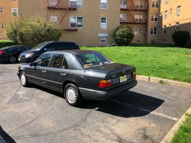w124 mercedes benz 300e