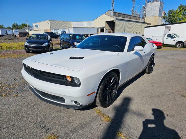 2017 dodge challenger sxt