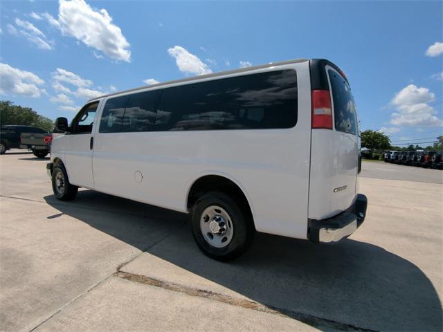 2017 chevrolet express 3500 lt