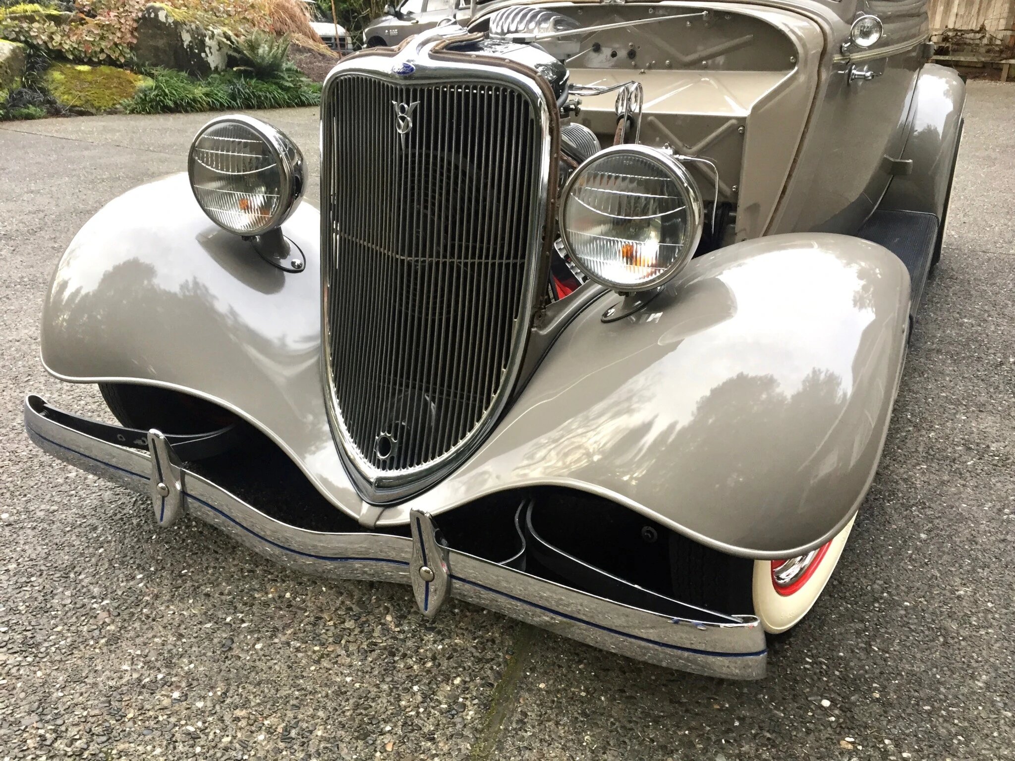 ford deluxe coupe