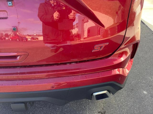 2021 ford edge st
