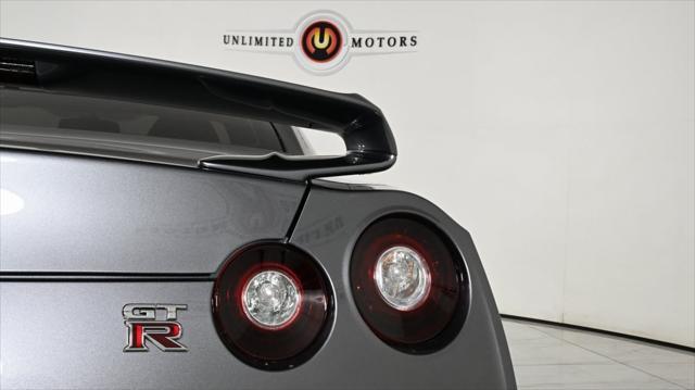 2017 nissan gt-r premium