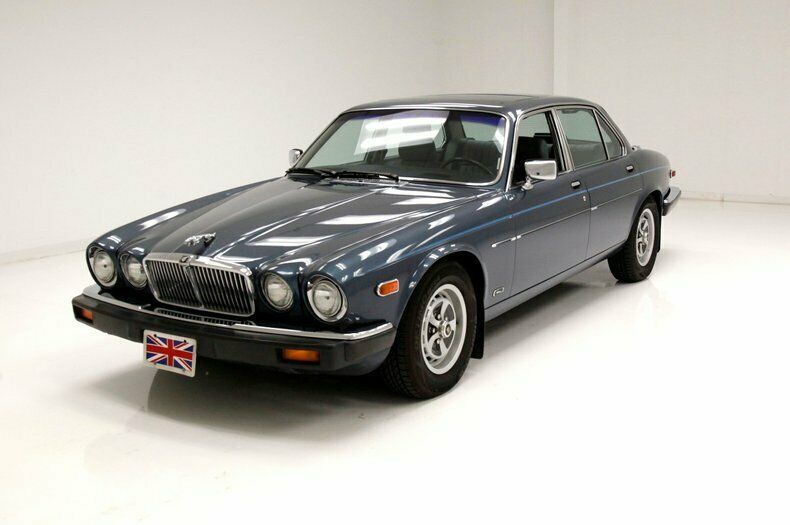 mostly original paint/good chrome/nice interior/4.2 liter i-6/3-speed auto