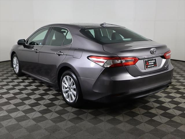 2020 toyota camry le