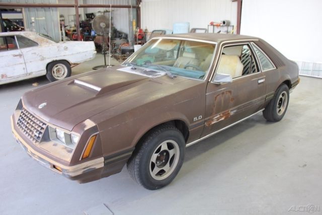 1982 glx used 5l v8 16v rwd