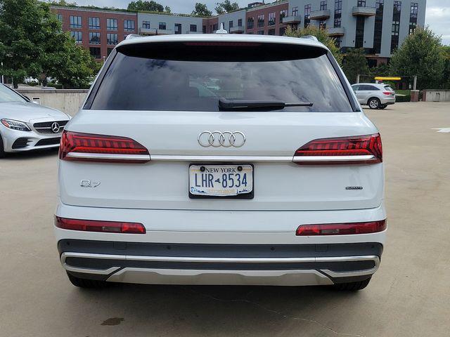 2024 audi q7 45 premium plus