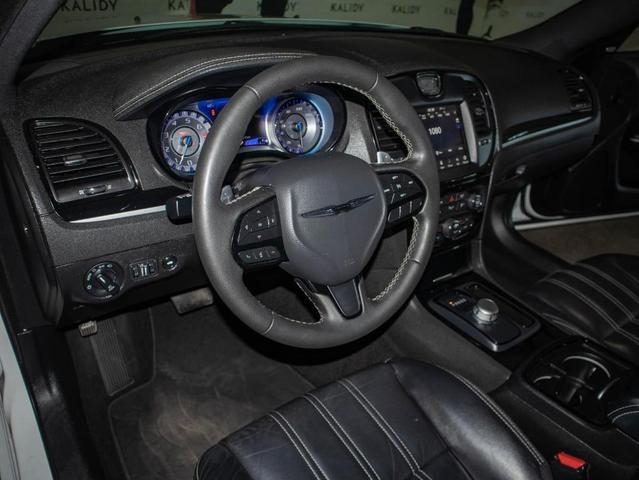 2022 chrysler 300 s