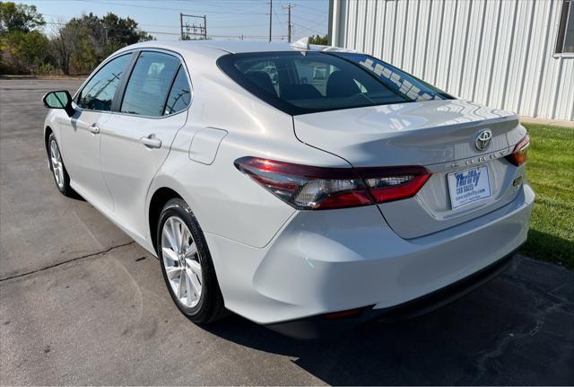 2024 toyota camry le