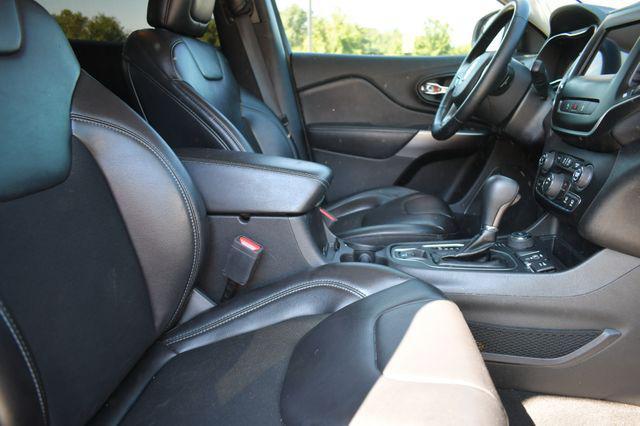 2021 jeep cherokee latitude plus