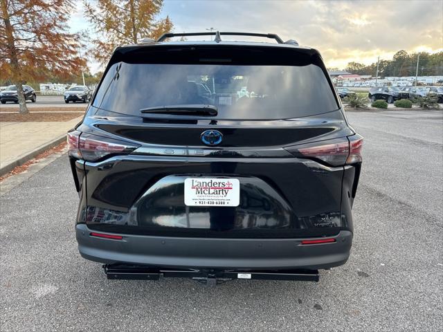 2024 toyota sienna le