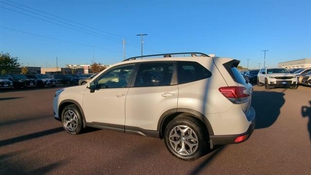 2023 subaru forester premium