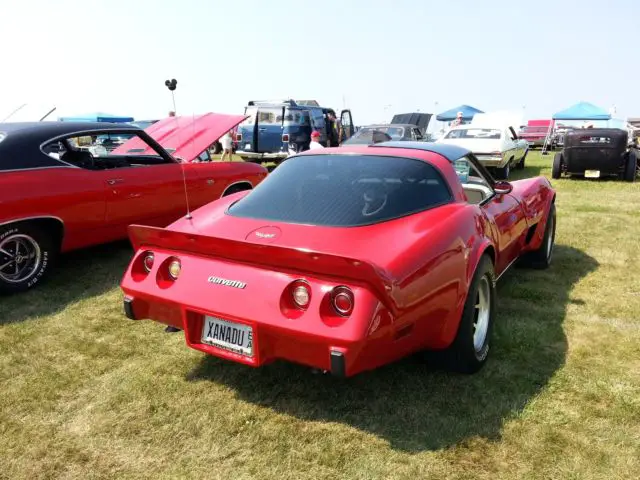 1979 red t-top corvette - 350 motor