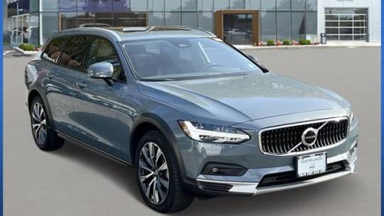 2022 Volvo V90 Cross Country