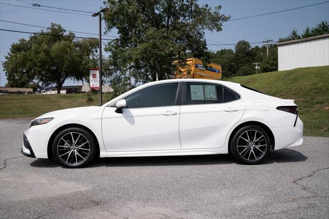 2021 toyota camry se