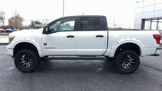 2022 nissan titan sv