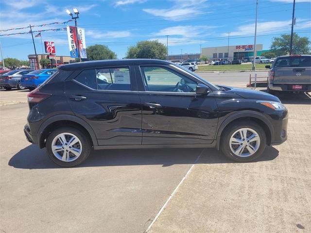 2024 nissan kicks s