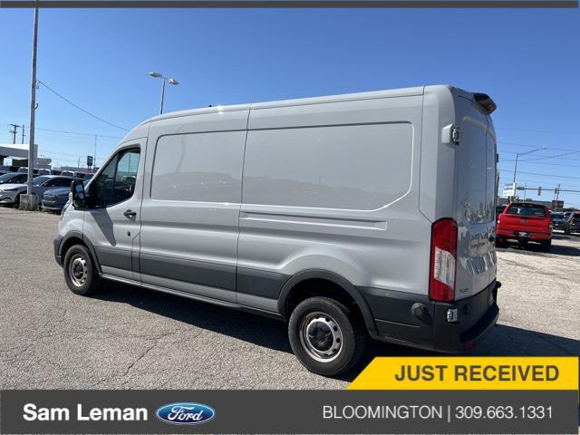 2022 ford transit-250 base