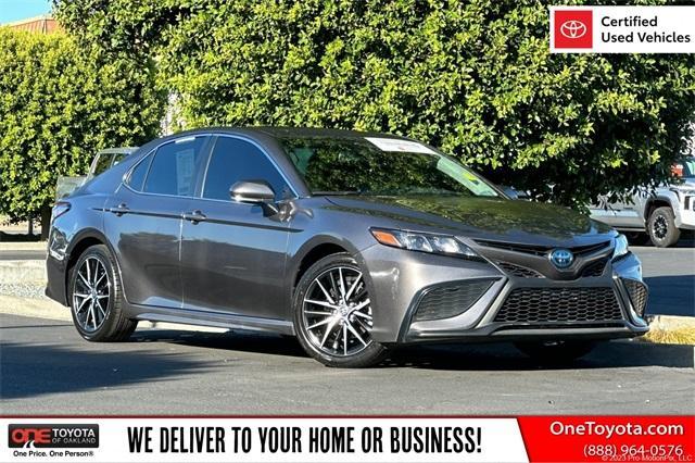 2023 toyota camry hybrid se