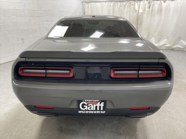 2019 dodge challenger sxt